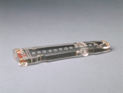 图片[1]-Crystal Guqin paperweight-China Archive